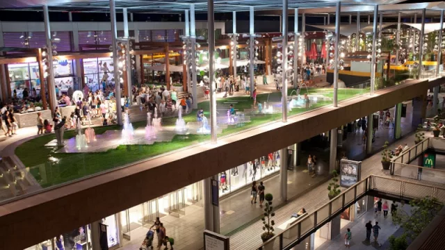 Los centros comerciales quizás pierdan 10% de sus visitantes en la “nueva normalidad”: afluencia 15% debajo de 2019