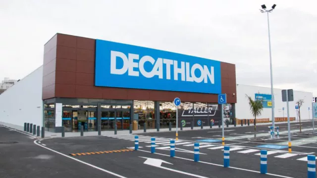 Decathlon gana un 12% más en 2021 en España y supera los 2.000 millones de facturación (176 tiendas y 7 centros de distribución)