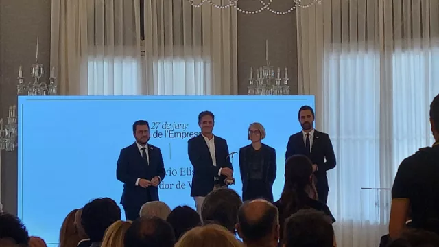 Veritas (el supermercado ecológico) ha recibido el premio Empresa del Futuro Presente en el Palau Reial de Pedralbes