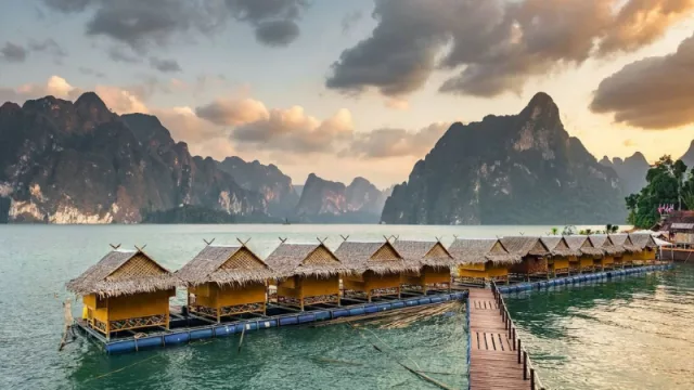 WEROAD presenta las experiencias de viaje “más hot” (desde sandboarding en Perú hasta cabañas flotantes en Tailandia)