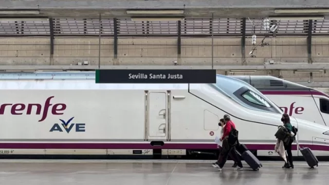 Renfe vendió 167.100 billetes el viernes (la mayor cifra para un solo día desde el inicio de la pandemia)