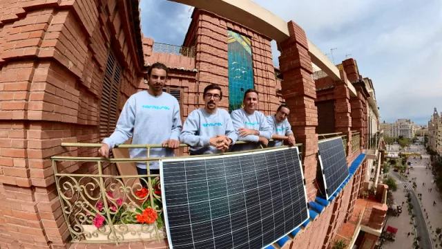 Desde Valencia, los balcones solares de Tornasol Energy suman potencia (opcional de baterías de carga rápida)