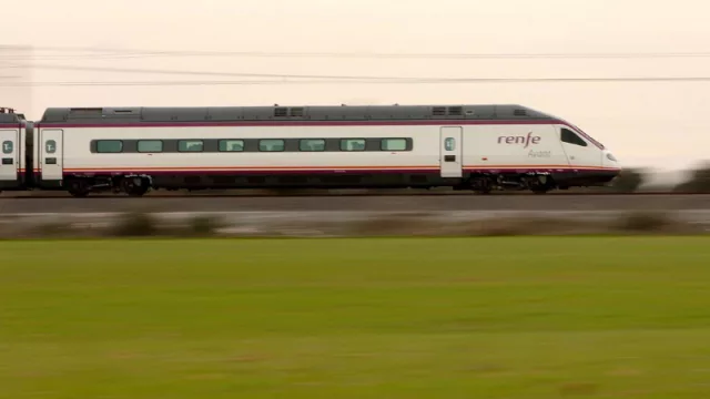 Renfe recorta un 37% sus pérdidas hasta marzo y dispara un 50% sus viajeros (Ebitda vuelve a positivo)
