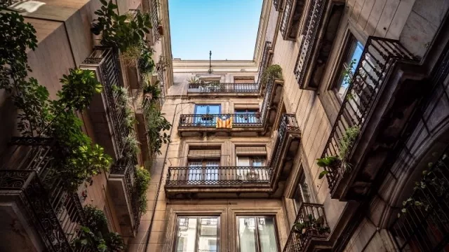 Ahora los españoles dedican 6,2 años de sueldos a pagar una vivienda (dos meses más que el año anterior)