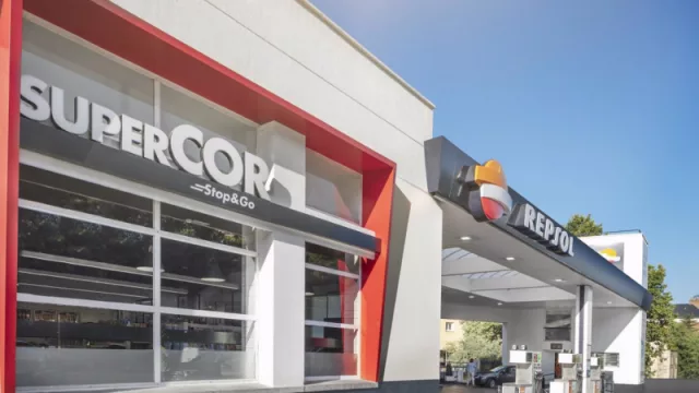 El Corte Inglés supera las 500 tiendas “Supercor Stop&Go” en su alianza con Repsol