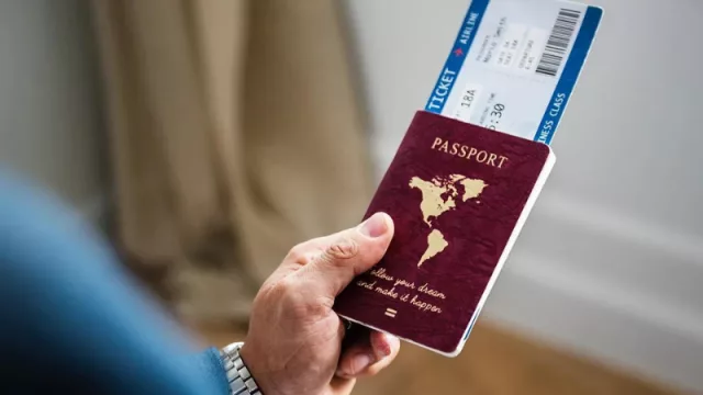 Bienvenido: el pasaporte español franquea el acceso a 190 destinos sin visado previo.