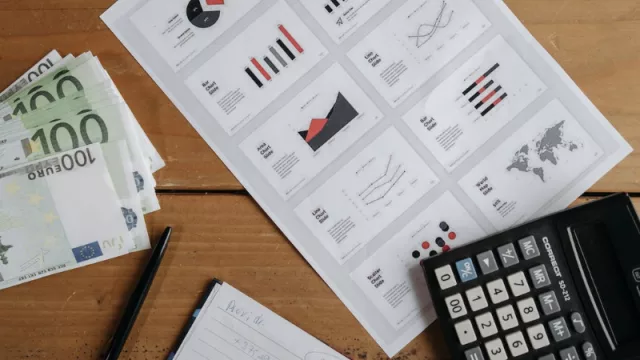 La factura electrónica llega a pymes y autónomos: cómo y cuándo