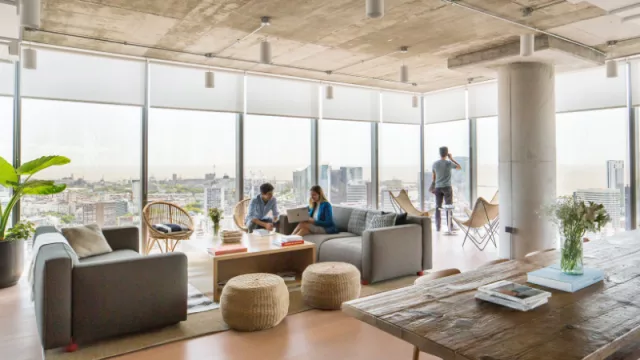 El justo medio entre equipos centralizados y distribuídos: Deel y WeWork se asocian para ofrecer espacios flexibles en todo el mundo