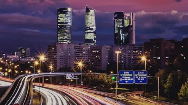 Madrid, dentro de la M-30, con un precio medio de vivienda de casi medio millón.