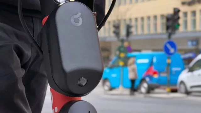 Los patinetes también se vuelve inteligentes: Voi despliega una tecnología para detectar la conducción en las aceras