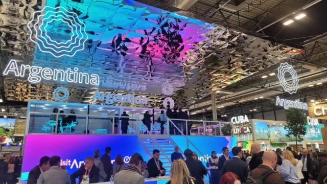 El stand de Argentina en Fitur, sede de los anuncios más frecuencias de Aerolíneas Argentinas a España.