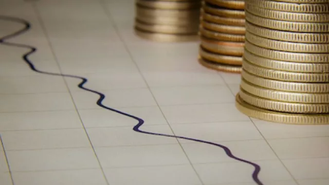 El club de Exportadores e Inversores Españoles muestra su preocupación por el elevado déficit comercial y la pérdida de competitividad internacional.