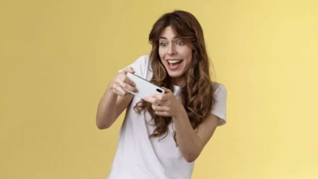 En España las mujeres superan a los hombres en la práctica del mobile gaming (y prefieren juegos del tipo Match-3 o puzzles)