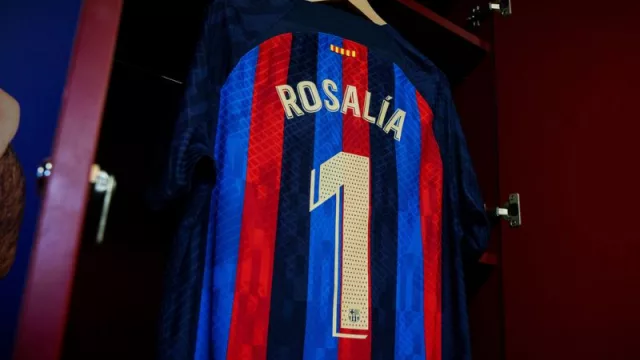 El FC Barcelona estrenará (este domingo) una camiseta especial con el logotipo del álbum Motomami de Rosalía