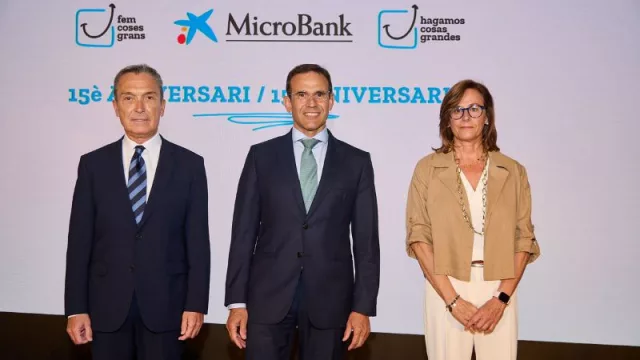 Juan Carlos Gallego, Jaume Masana y Cristina González, en el acto del 15º Aniversario de MicroBank.