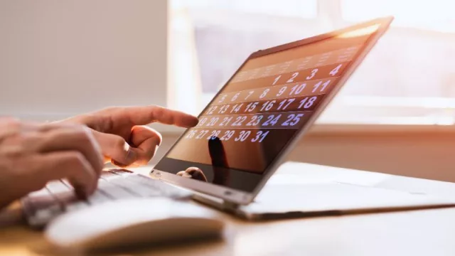 “Trabajar diferente. Vivir mejor. València lo pone a prueba”: la primera ciudad en realizar un proyecto piloto sobre la jornada laboral de 32 horas