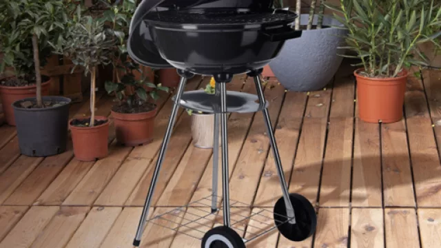 ALDI lanza (en todos los supermercados) su barbacoa a un precio más que llamativo: 49,99 euros