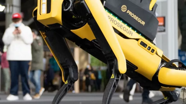 Yellow, el perro robot de Prosegur, vuelve a la acción en el Mutua Madrid Open