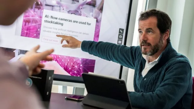 Mano a mano con Ferran Serrano (en el marco del evento de presentación del nuevo Centro de Valor de Deutsche Telekom, en Valencia)