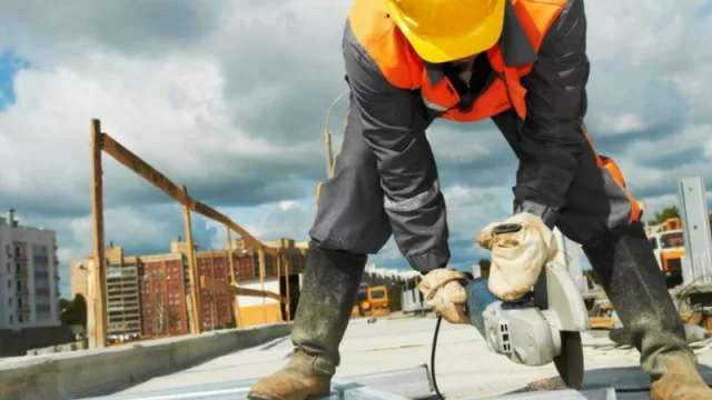 La caída de contrataciones continúa en abril (con una disminución del 12% respecto a marzo y del 20,2% interanual)