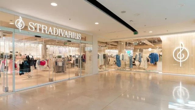 Inditex reabre 4 tiendas en el centro comercial Maremagnum (después de completar obras de ampliación)