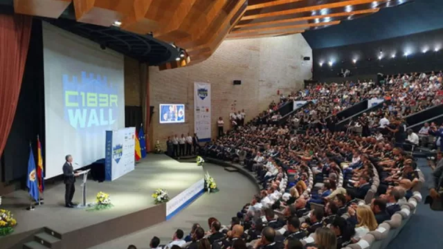 La Policía Nacional se sube al carro del Metaverso (colaborando en el próximo C1b3rwall)