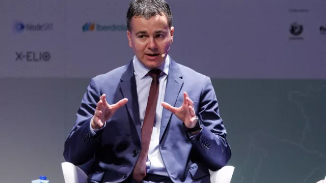 Industria invertirá más de 8.700 millones de euros para reforzar los Pertes y los planes turísticos