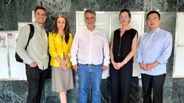 La tecnología y la gestión turística de la Comunidad Valenciana despierta el interés de China (una Delegación de la Alcaldía de Bazhong visitó Valencia)