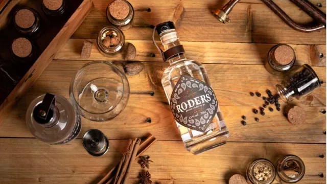 Mano a mano con Álvaro Pérez, socio fundador de La Clandestileria The Mediterranean Craft Destilery (La Ginebra de Autor, puramente Valenciana)