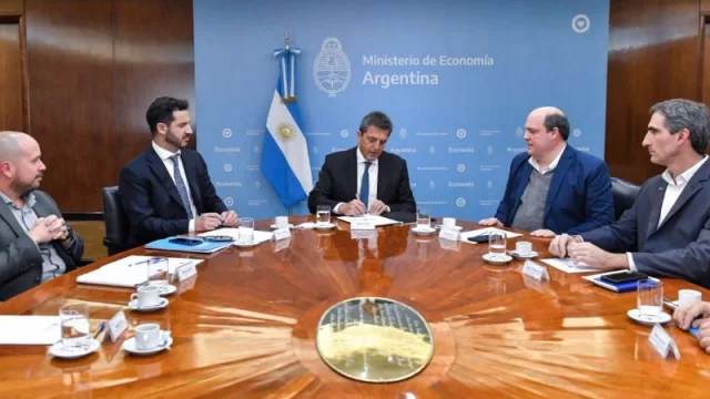 Las aerolíneas de Argentina han acordado aplicar un aumento de precios que se mantendrá por debajo del 4% mensual