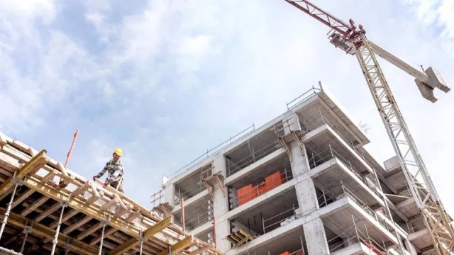 La inversión inmobiliaria en España disminuyó un 47% en el primer semestre: Madrid sigue siendo el destino favorito para los inversores (acapara el 32%)