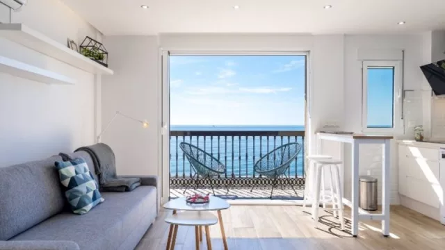 Los alquileres turísticos en España alcanzan una ocupación del 85% en agosto y rozan los 174 euros por noche (en Madrid el precio promedio es de 141 euros)