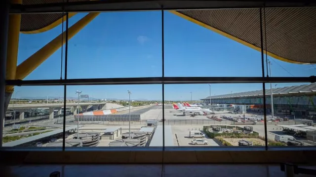 Aeropuertos españoles operaron 26.184 vuelos en el primer fin de semana de agosto (cifra inferior a la de 2019)