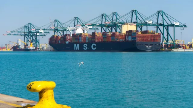 Los fletes de exportación desde el Puerto de València continúan la tendencia a la baja de los últimos meses