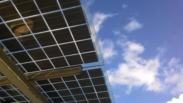 Cómo afecta el calor a los paneles solares en España (uno de los países que más energía solar genera en el mundo)
