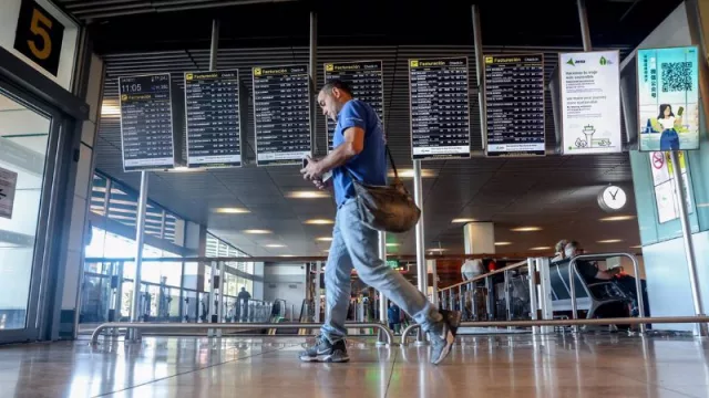 El auge del turismo puede estar llegando a su fin por la alta inflación en las tarifas aéreas, según Mirabaud