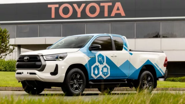 Toyota presenta un prototipo de Hilux con pila de combustible de hidrógeno (el proyecto refuerza la estrategia de la marca para alcanzar la neutralidad en carbono)