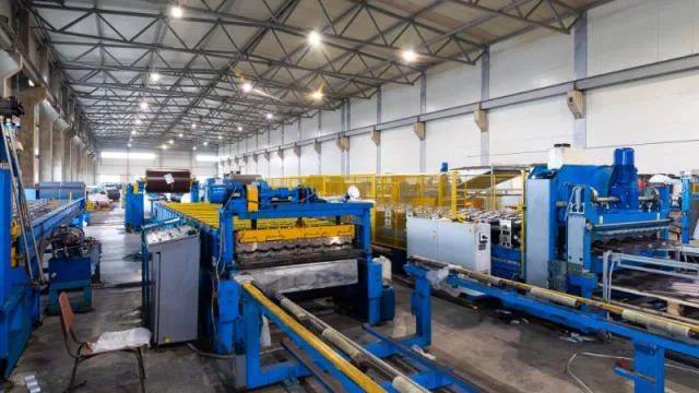 La Generalitat impulsará un plan de reindustrialización para que la industria represente el 20 % de la economía de la Comunitat Valenciana