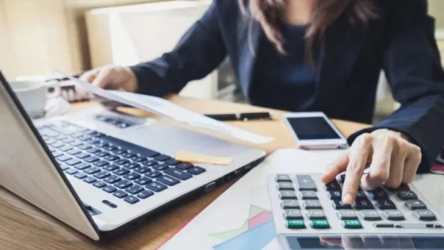 Cataluña tiene una tasa de absentismo del 6,9% (crece 0,1 puntos porcentuales en el último año)