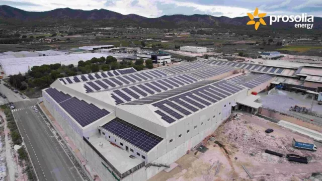 Vidrios San Miguel rentabiliza la mayor planta solar en cubierta de la Comunidad Valenciana de la mano de Prosolia Energy
