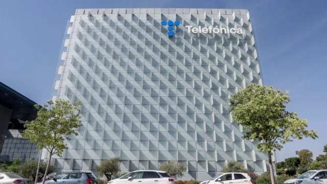 Telefónica estudia vender parte de su filial tecnológica (valorada en torno a 2.000 millones de euros)