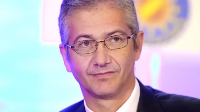 El gobernador del Banco de España, Hernández de Cos, advierte sobre la resiliencia del mercado laboral español y pide no darla por garantizada