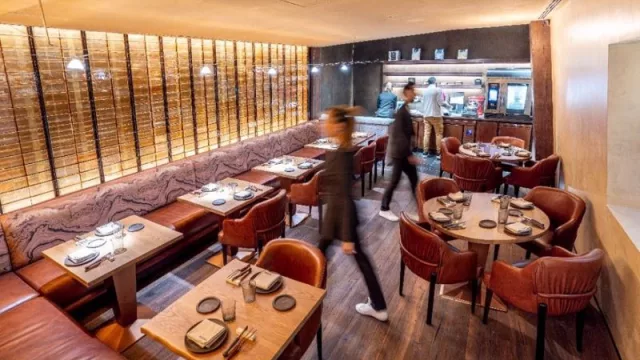 El chef Rafa Zafra crece en España con la apertura de Rural (su nuevo restaurante dedicado a carne en Madrid)