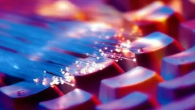 Grupo japonés de investigación conjunta logra un récord mundial de 1,2Tbps de transmisión de señales ópticas