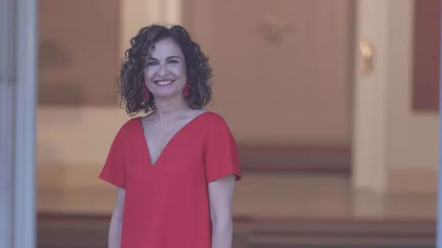 Sánchez vuelve a confiar a Montero las finanzas públicas (con el reto de reducir el déficit y la deuda)