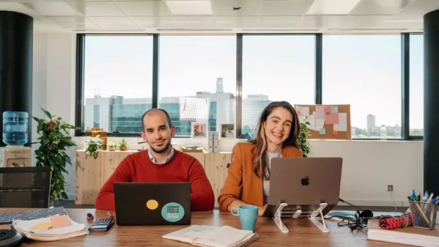 El 64% de los profesionales nunca ha tenido un compañero de trabajo con discapacidad