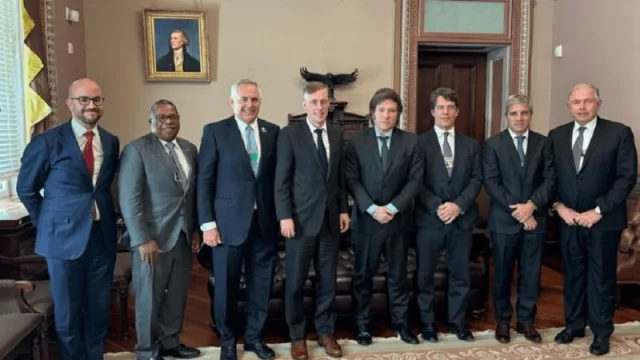 Todo América analiza a Javier Milei y su cosecha de éxitos en su gira por EEUU (encuentro clave en la Casa Blanca)