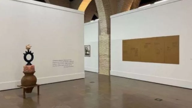 El Ayuntamiento de València y DKV inauguran la exposición “Mujeres por el Arte – Colección DKV”, fruto de la segunda edición de la Beca “Mujeres por el Arte”