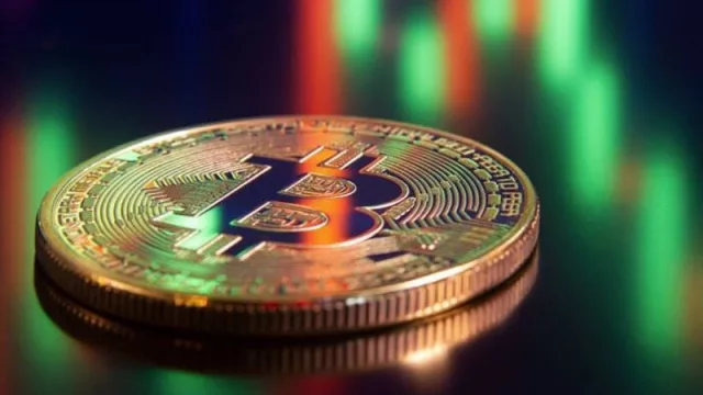 El Bitcoin supera los 42.000 dólares, nivel previo al 'criptoinvierno' del 2022 (mientras el precio del oro alcanza récord por posible cambio en política de la Fed)