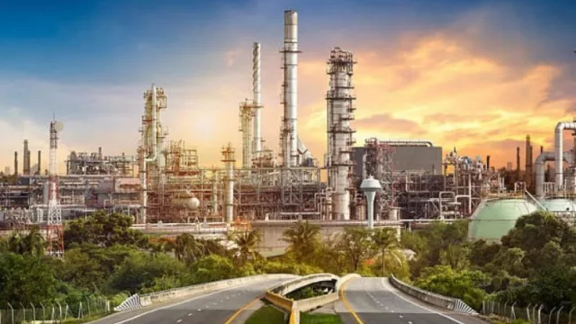 Es crucial que el gobierno ponga a la industria en el centro de su atención en España